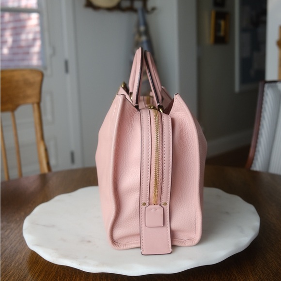 Coach Rogue 30 - Picture 4 of 16